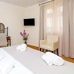 Dermatas Residence Heraklion City Center